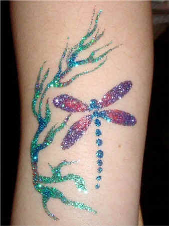 Dragonfly.JPG (96164 bytes)