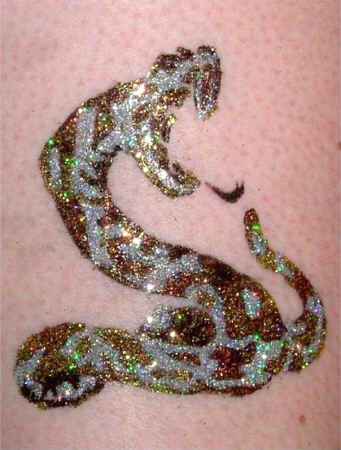 GoldSnake.JPG (125340 bytes)