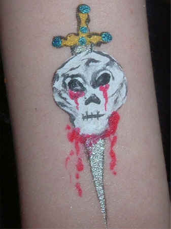 SkullSword.JPG (93530 bytes)
