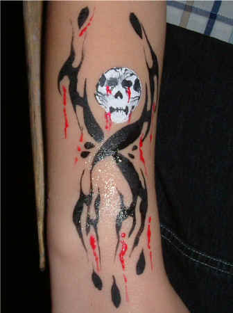 SkullCry.JPG (92813 bytes)