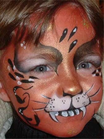 TigerBronzeStageRight1.JPG (124301 bytes)