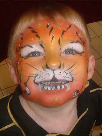 TigerMirrorFullUp.JPG (88761 bytes)