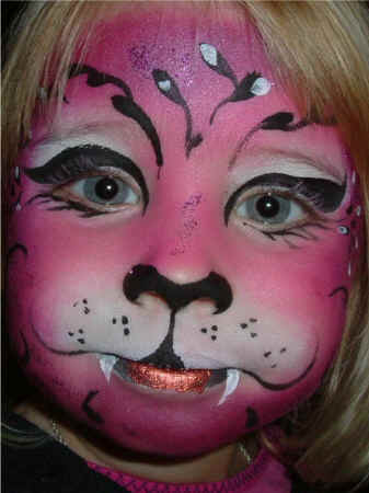 TigerStageRedFull.JPG (105199 bytes)