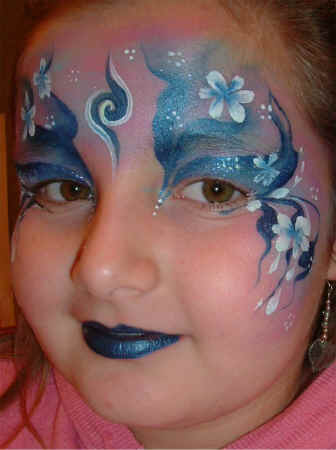 PrincessBlueMaskLeft.JPG (96405 bytes)